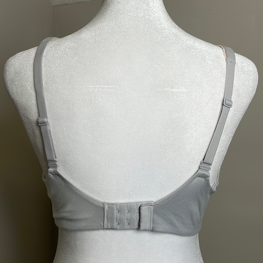Victoria’s Secret Body by Victoria push-up bra, size 34D - Picture 3 of 10